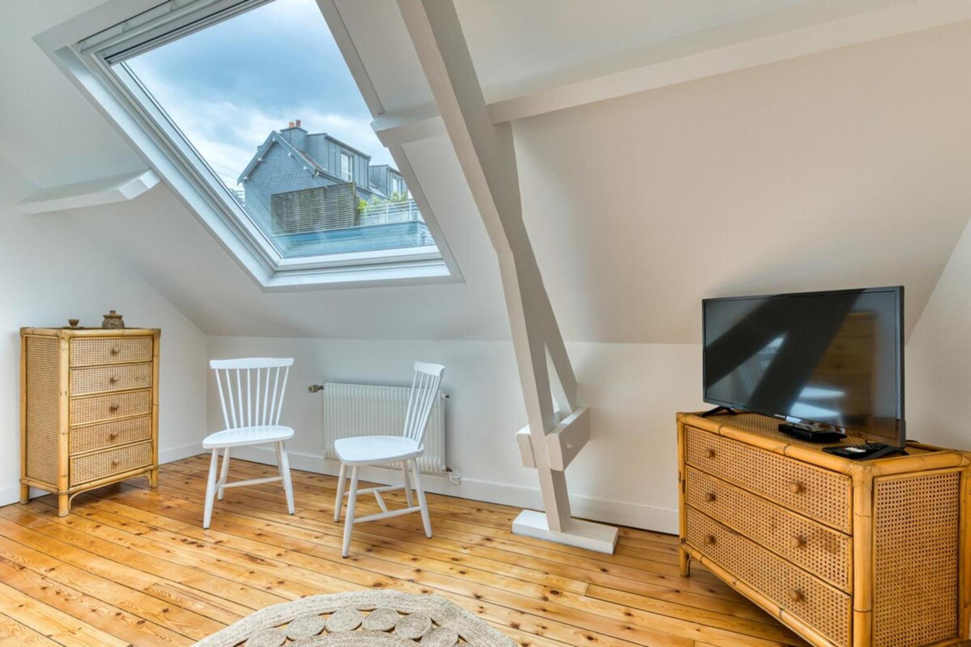 Manuel : Belle Maison A ボワ・ギヨーム エクステリア 写真